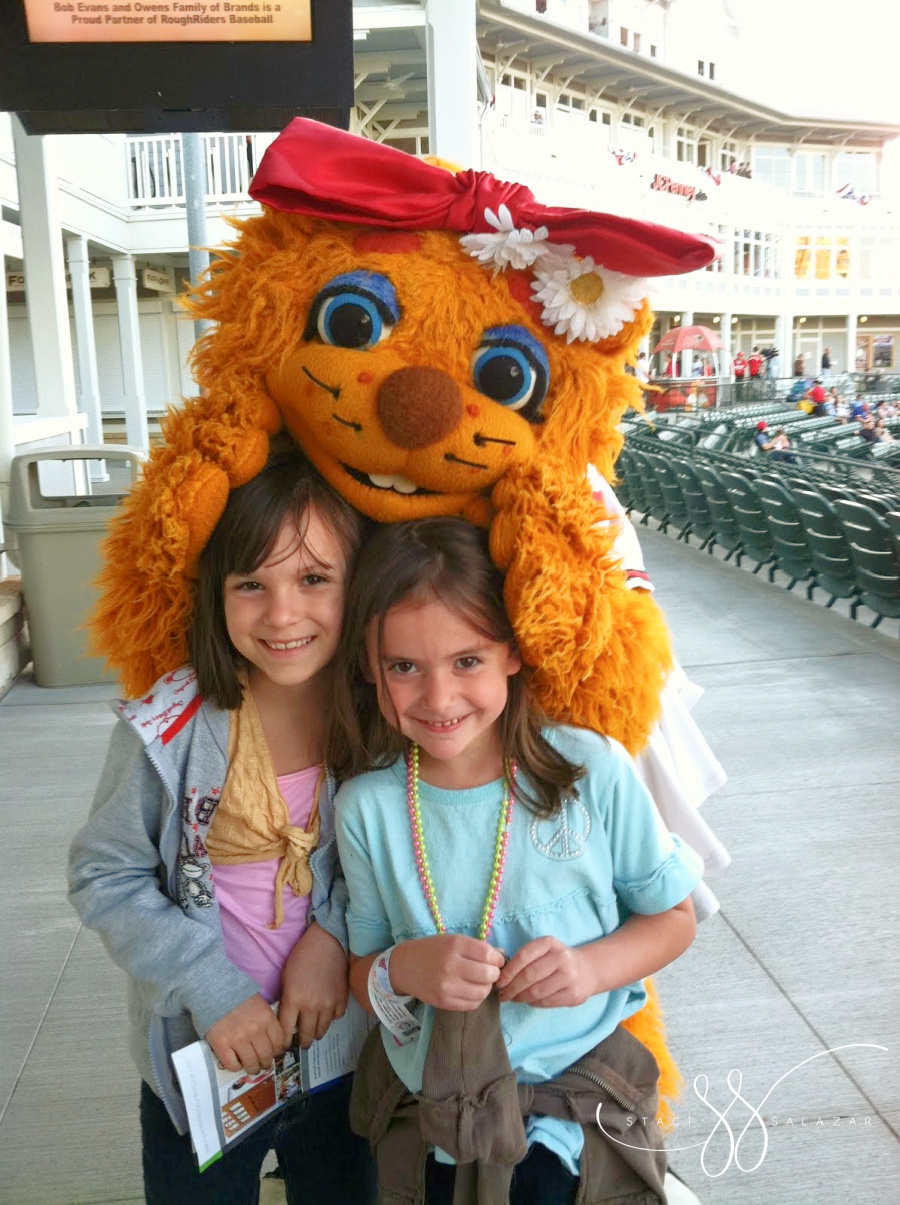 princesses jf and jl at frisco roughriders game