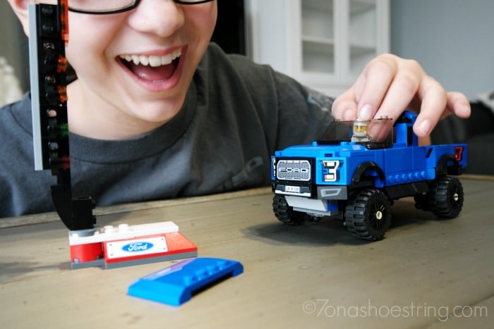 Ford F-150 Raptor LEGO Speed Champions Set